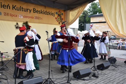 Czwarty dzień 58. Tygodnia Kultury Beskidzkiej - wystepy na małej scenie na Pl. B. Hoffa